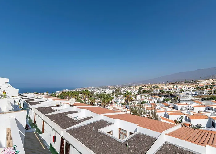 Апартаменты Island Village Paradise By Altamarhomes