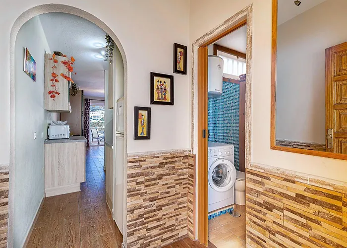 Апартаменты Island Village Paradise By Altamarhomes Адехе